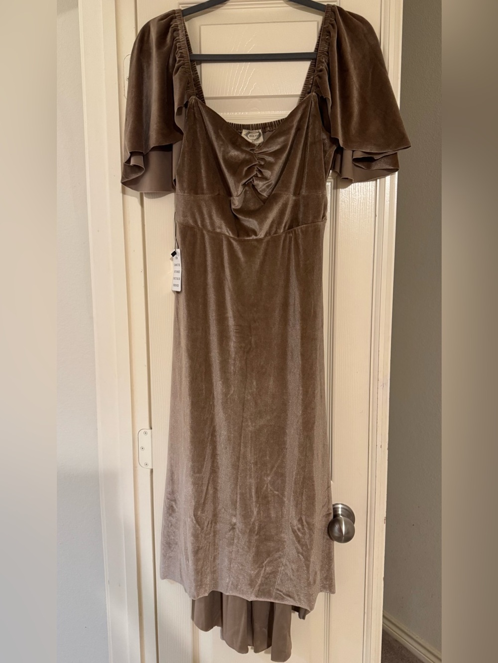Joyfolie Alana Velvet Maxi Dress in Taupe Brown
